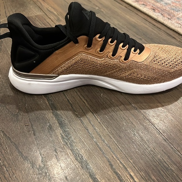 APL size 8 women’s - Picture 3 of 3